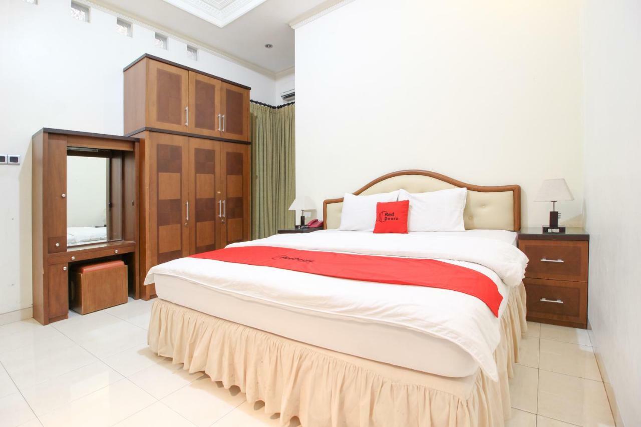 Reddoorz Plus @ Tegal Panggung Yogyakarta Exterior foto
